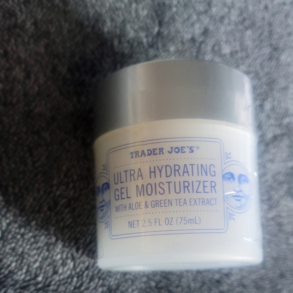Trader Joe's Ultra Hydrating Gel Moisturizer w/ Aloe Green Tea Extract 2.5oz